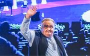 «دوست دارم از یاد آدم‌ها نروم»