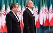 تصور می کنند اگر پزشکیان و دولتش را محاصره کنند، در انتخابات آینده پیروز خواهند شد