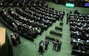 این نمایندگان بی‌کفایت را بیرون کنید از مجلس