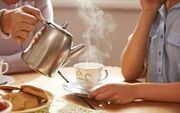 چای شبانه چه بلایی سر خواب می‌آورد؟