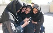 استفاده از تلفن همراه در مدارس مجاز است؟