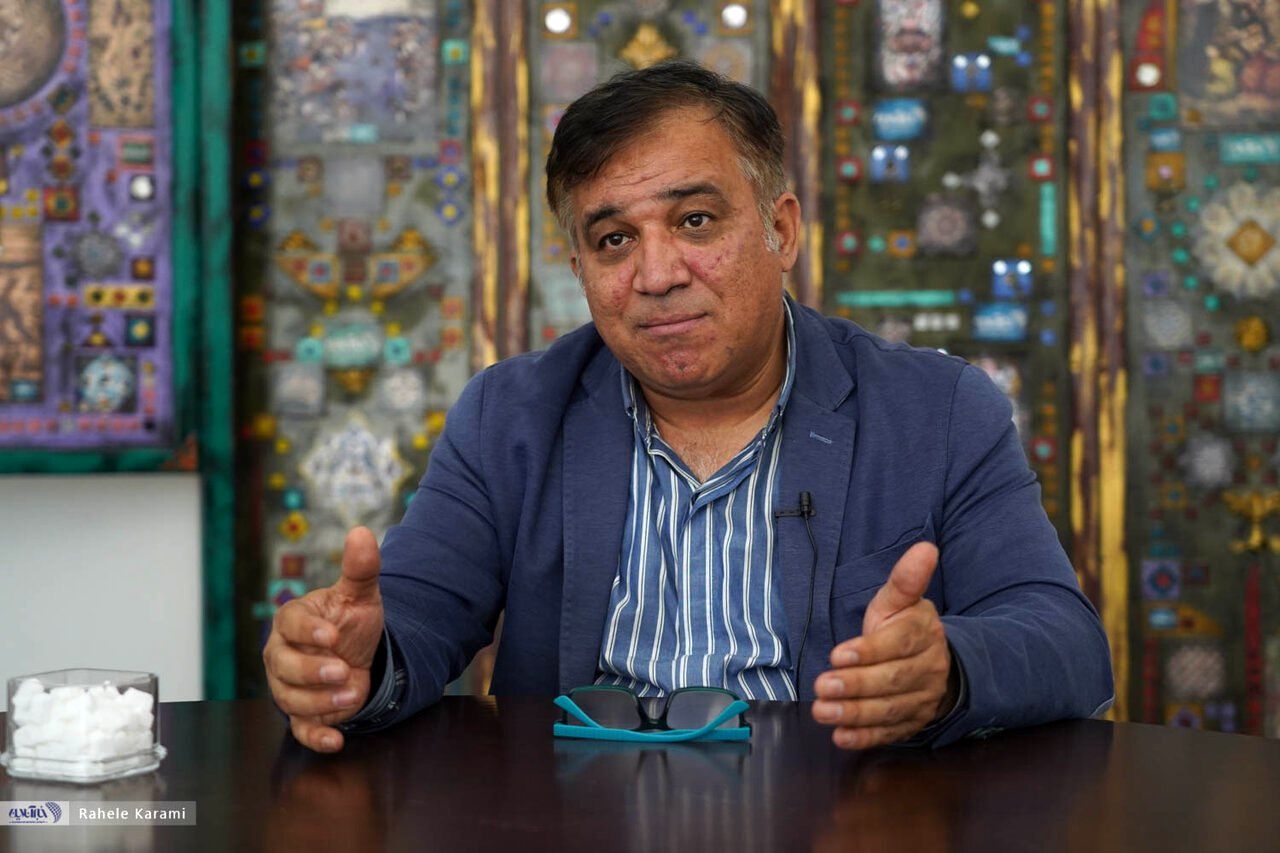 تاجرنیا تهدید کرد؛ ادامه بدهید میروم!