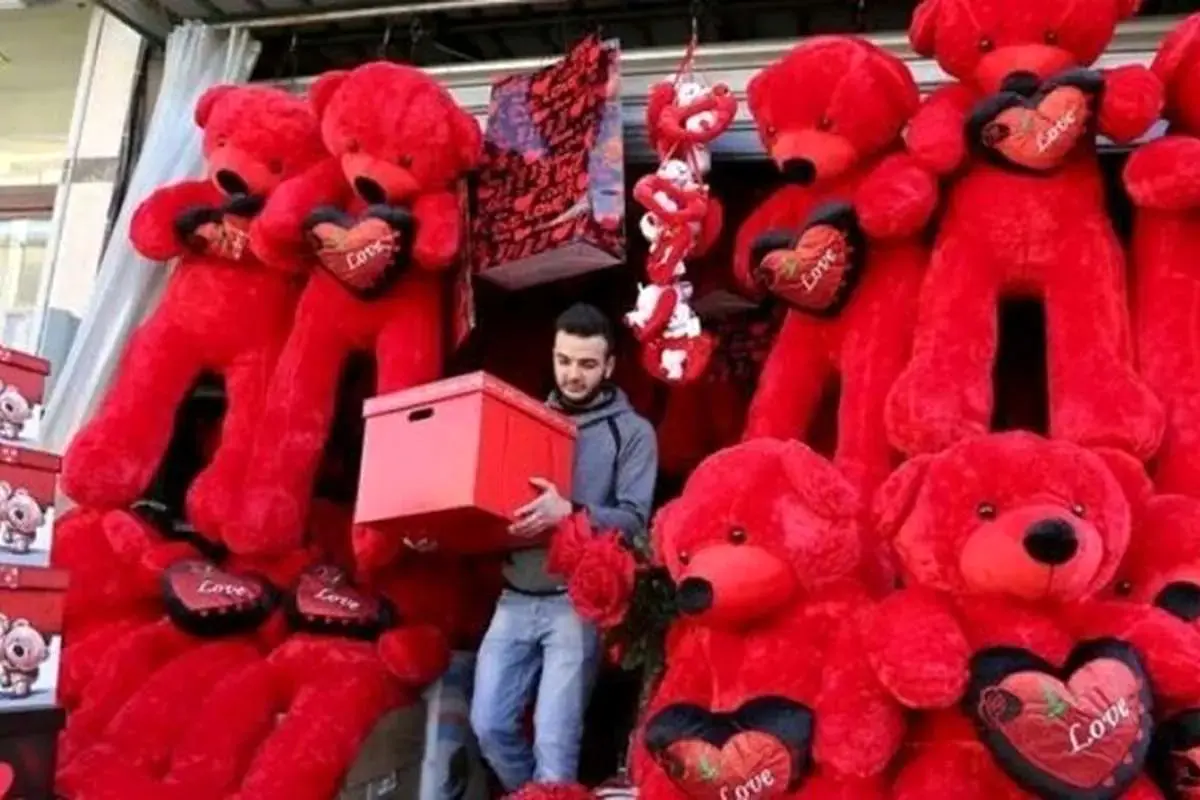 پکیج ولنتاین یک آنلاین‌شاپ جنجال درست کرد