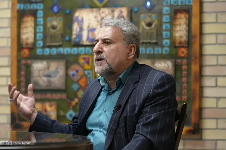 فلاحت‌پیشه: پزشکیان باید حتی با ترامپ مذاکره کند