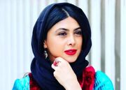 آزاده صمدی تیپش را با ماشین لاکچری‌اش سِت کرد