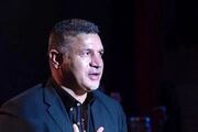 تصویری از حضور علی دایی در یک مراسم تشییع