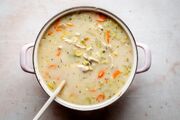 طرز تهیه سوپ ذرت و سیب‌زمینی با شیر