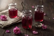 شربت گل محمدی خانگی؛ خوش‌رنگ و معطر