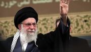 این شخص احتمالا بر پیکر رهبر انقلاب نماز می‌خواند