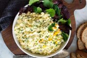 طرز تهیه سالاد تخم مرغ، خوشمزه و سرشار از پروتئین