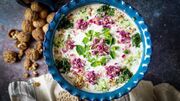طرز تهیه آب‌دوغ خیار مجلسی؛ غذای نجات‌بخش روزهای گرم