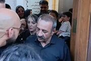 لحظه عصبانیت علی اوسیوند از سلفی‌بگیران در مراسم عبدی