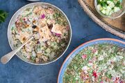 طرز تهیه آبدوغ خیار مجلسی با گردو و کشمش