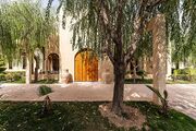 معماری این باغ در تهران شما را از شهر جدا می‌کند