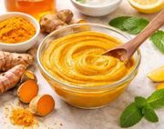 ۳ ماسک خانگی با زردچوبه برای مراقبت از پوست