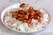 سالاد جذاب برای بعد باشگاه با مرغ و سس ویژه