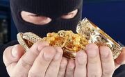 دیدم موبایل قاپ‌ها بی‌مرام هستند، سارق طلا شدم