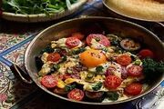 ورقه گیلانی؛ غذای شمالی ساده‌ای که با بادمجان و تخم‌مرغ غوغا می‌کند