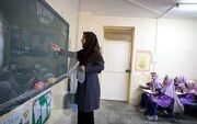 یک خانم معلم فیش حقوقی‌اش را منتشر کرد و قضاوت شد