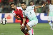 لگد زدن یک استقلالی به در اتاق داوران پس از دیدار پرسپولیس - ذوب‌آهن!