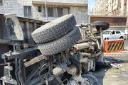 برخورد کامیونت با ۱۱ خودرو در بزرگراه یادگار امام
