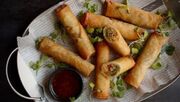 طرز تهیه رول گوشت و پنیر با پیاز کاراملی