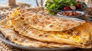 طرز تهیه نان توموشی؛ جشنِ عطر و طعم از جنوب ایران