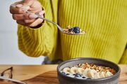 اگر کلسترول بالایی دارید، روزتان را با این عادت‌ها شروع کنید