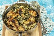 اسفناج پلو با مرغ و رب انار؛ غذای اصیل ایرانی