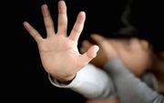 حبس دو دختربچه در توالت توسط نامادری/ آثار شکستگی، سوختگی و سوءتغذیه شدید بر بدن کودکان
