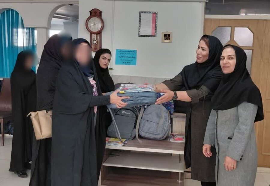 پویش 'همه حاضر' در بهار؛ کیف و لوازمالتحریر به دانشآموزان تحت پوشش رسید