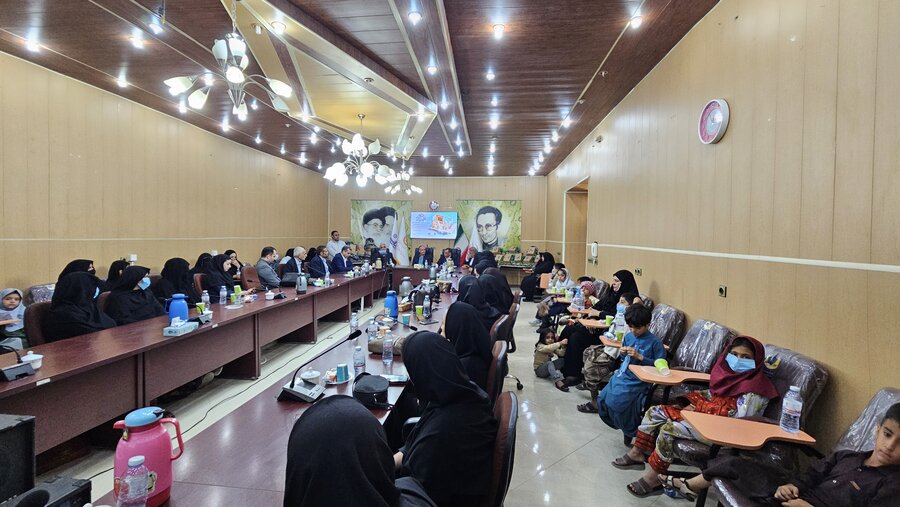 توزیع ۳۰۰ بسته لوازمالتحریر برای دانشآموزان تحت پوشش بهزیستی سیستان و بلوچستان