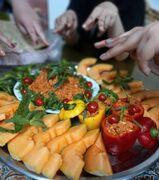 شهرتهران | مهارت‌آموزی فرزندان مقیم مرکز شهید نواب صفوی با برگزاری کارگاه آشپزی و سفره‌آرایی