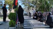 حضور رئیس و کارکنان اورژانس اجتماعی بر مزار شهدا به مناسبت هفته بهزیستی