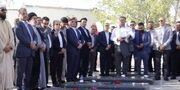 اوز| آغاز سفر استاندار فارس به اوز با ادای احترام به مقام شامخ شهدا