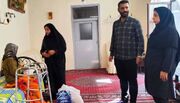 بازدید رئیس بهزیستی از منازل سالمندان و اهدای بسته‌های معیشتی