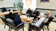 توزیع بسته‌های لوازم‌التحریر میان دانش‌آموزان پارلمان بهزیستی تویسرکان