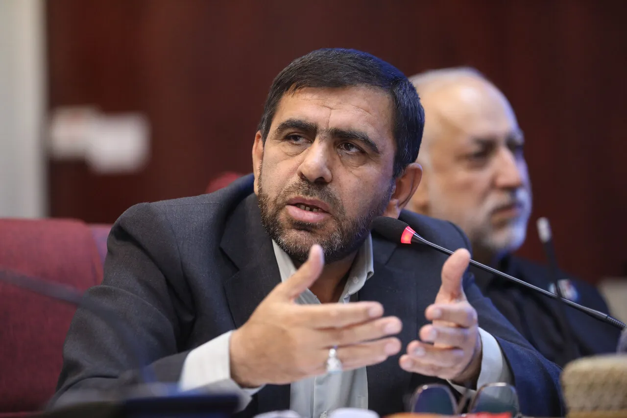 دفاع سید نجیب حسینی از وزیر رفاه در برابر استیضاح