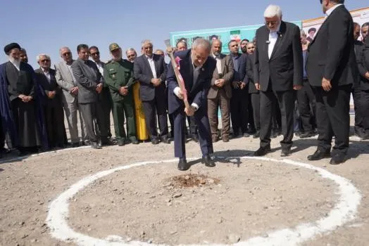 کلنگ‌زنی مجتمع آموزشی-ورزشی «دارالفنون» در بیرجند؛ گامی برای رفع کمبود فضای آموزشی
