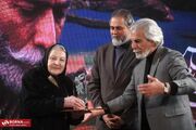 تجلیل از آزیتا لاچینی، اسفندیار شهیدی و محسن روشن در جشنواره فجر