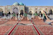 فرش‌آرایی حرم رضوی برای میزبانی شایسته از زائران عرفه و عید قربان