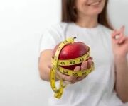 بهترین ساعت خوردن میوه برای لاغری چه زمانی است؟