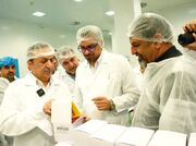 بازدید استاندار قزوین از شرکت البرز دارو