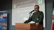 مداحان و شاعران پرچمداران جهاد تبیین و حافظان وحدت ملی هستند