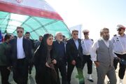 بازدید وزیر راه و شهرسازی از روند خارج‌سازی بزرگ‌ترین مغروقه کشتی در اروندرود