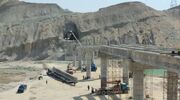 آغاز تیرگذاری پل ۱۸۰ متری بزرگراه کنارتخته دالکی