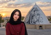 رنگ‌هایی که بر تنِ خاک نشست؛ گفتگویی با مریم نصیری، نقاش آب‌انبارها