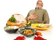 پرخوری مهم‌ترین علت رفلاکس معده/غذاهای ممنوعه برای بیماران مبتلا