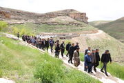 برگزاری تور رسانه‌ای و نشست خبری با اصحاب رسانه در محوطه باستانی غار معبد کرفتو کردستان به مناسبت هفته میراث فرهنگی