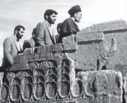 تخت‌جمشید در آینه نگاه رهبر شهید؛ روایتی از پیوند ایران، تاریخ و هویت/ وقتی آیت‌الله خامنه‌ای از هویت ایران و سرنوشت تاریخ نوشت